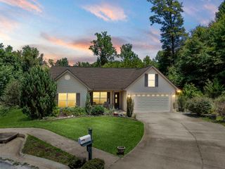 672 Chastine Drive, Spartanburg, SC 29301