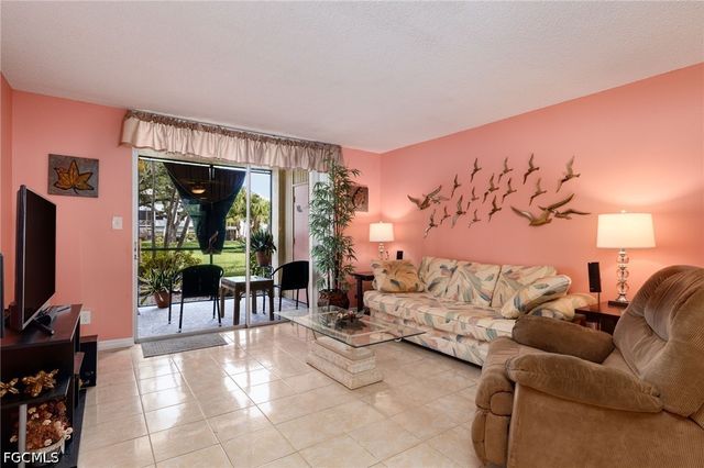 5959 Winkler RD 103, Fort Myers, FL 33919