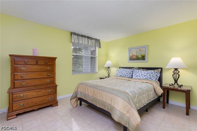 5959 Winkler RD 103, Fort Myers, FL 33919