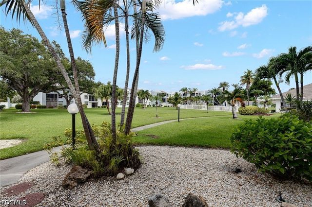 5959 Winkler RD 103, Fort Myers, FL 33919