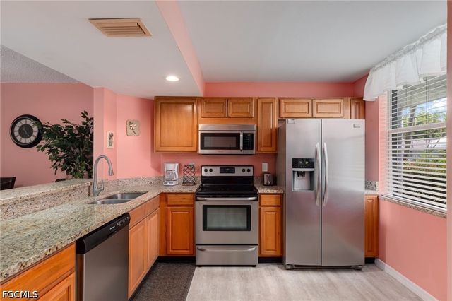 5959 Winkler RD 103, Fort Myers, FL 33919