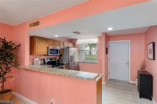 5959 Winkler RD 103, Fort Myers, FL 33919