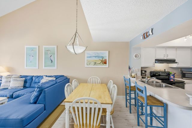 501 Maison Dr Apt E17, Myrtle Beach, SC 29572