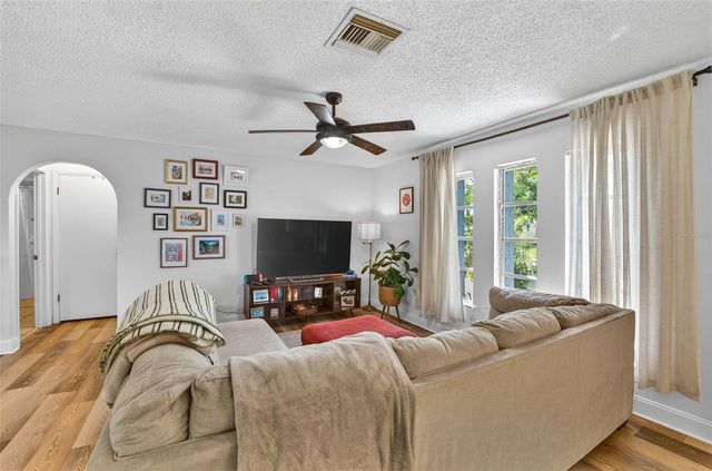 1129 FORBES TRACE, Tarpon Springs, FL 34689