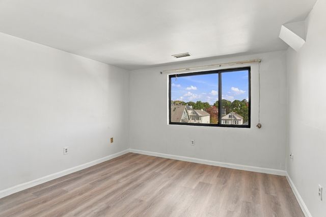 8 Ninth Street 516, Medford, MA 02155