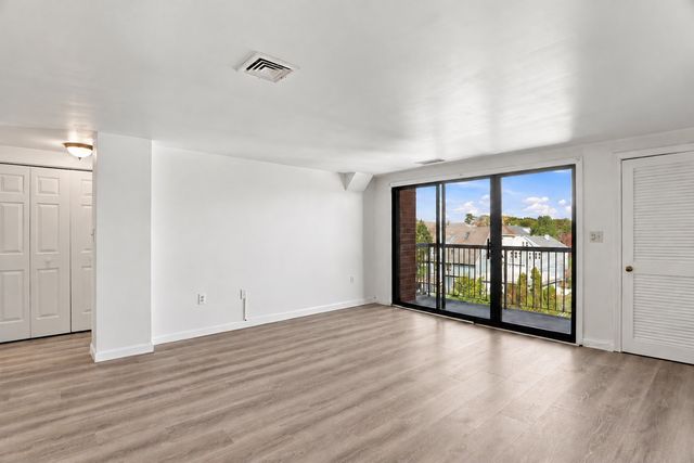 8 Ninth Street 516, Medford, MA 02155