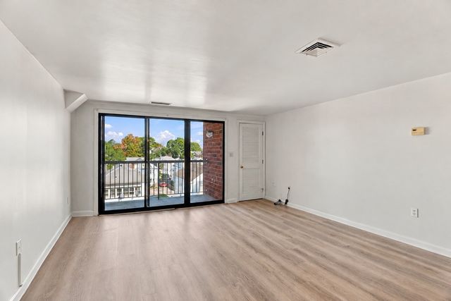 8 Ninth Street 516, Medford, MA 02155