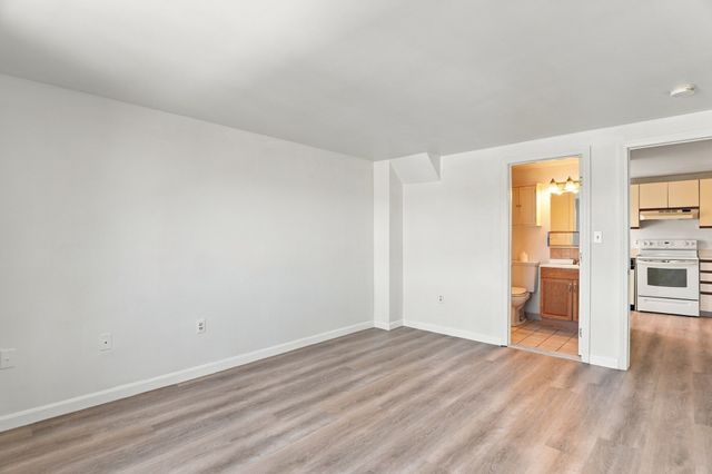 8 Ninth Street 516, Medford, MA 02155