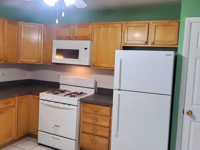 1643 W Sherwin Avenue 2C, Chicago, IL 60626