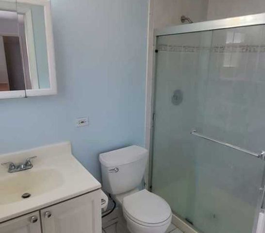 1643 W Sherwin Avenue 2C, Chicago, IL 60626