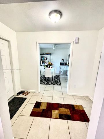 4109 Hayes St, Hollywood, FL 33021