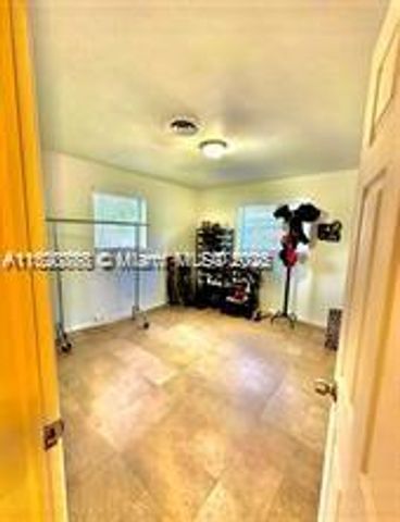 4109 Hayes St, Hollywood, FL 33021
