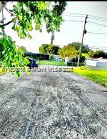 4109 Hayes St, Hollywood, FL 33021