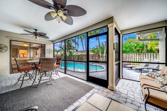 574 Juniper Place, Wellington, FL 33414