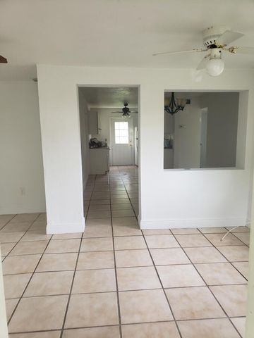 364 Johnston Street, Fort Pierce, FL 34982