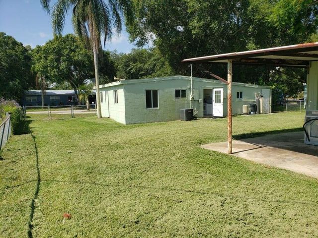 364 Johnston Street, Fort Pierce, FL 34982
