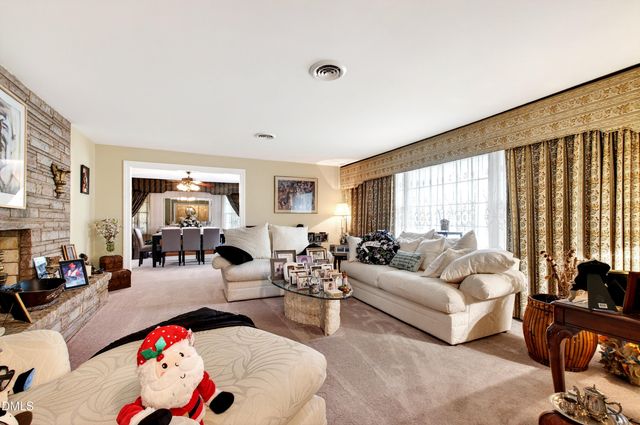 1609 E Davie Street, Raleigh, NC 27610