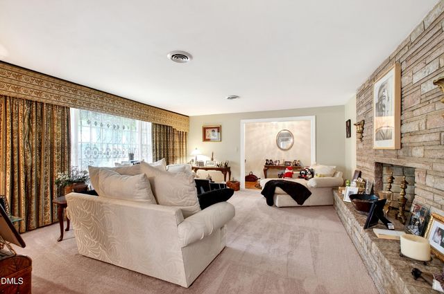 1609 E Davie Street, Raleigh, NC 27610