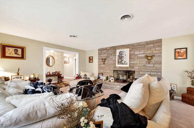 1609 E Davie Street, Raleigh, NC 27610