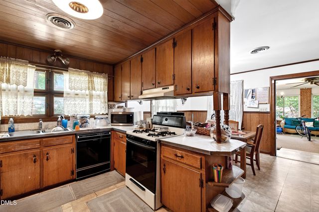 1609 E Davie Street, Raleigh, NC 27610