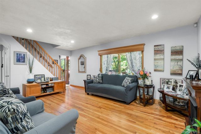 9 Pembrook Drive, Yonkers, NY 10710