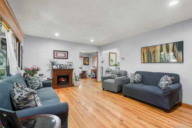 9 Pembrook Drive, Yonkers, NY 10710