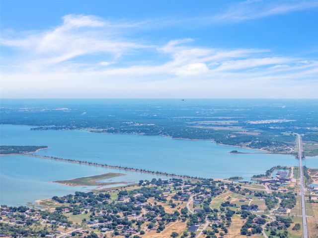 498 Cumberland Trail, Bridgeport, TX 76458