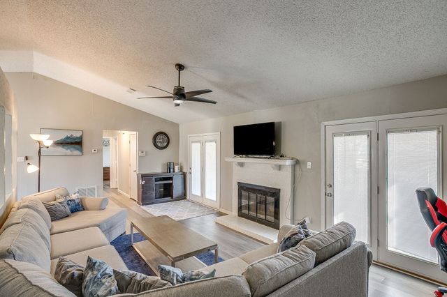 7312 Strawberry Way, Fort Worth, TX 76137