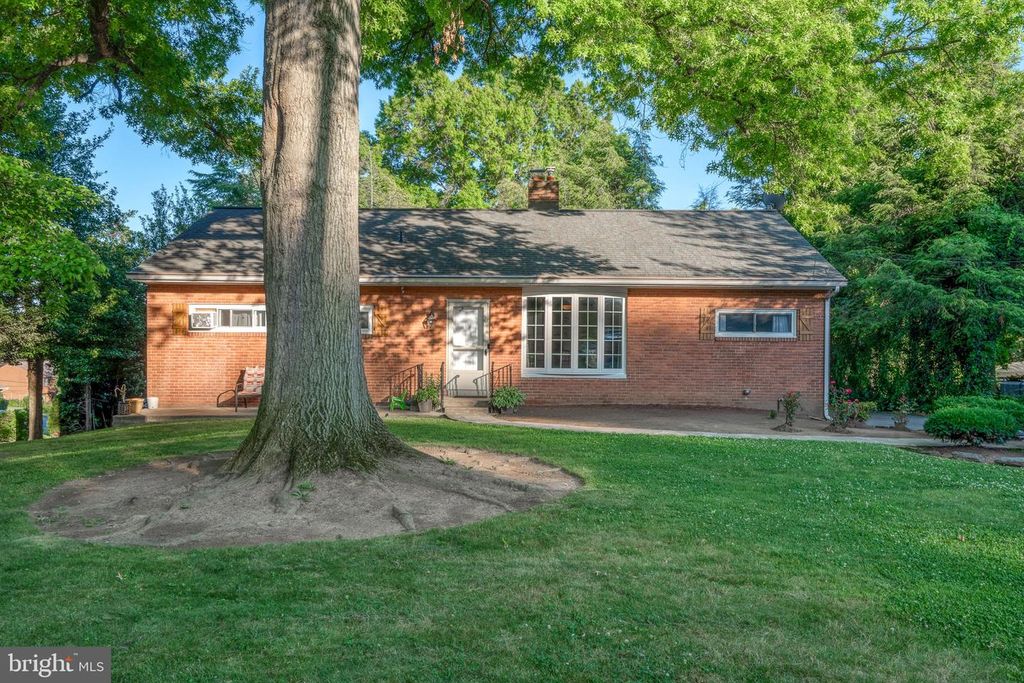 1918 MILLERSVILLE PIKE, Lancaster, PA 17603