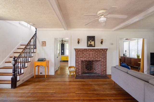 586 Nantasket Ave, Hull, MA 02045