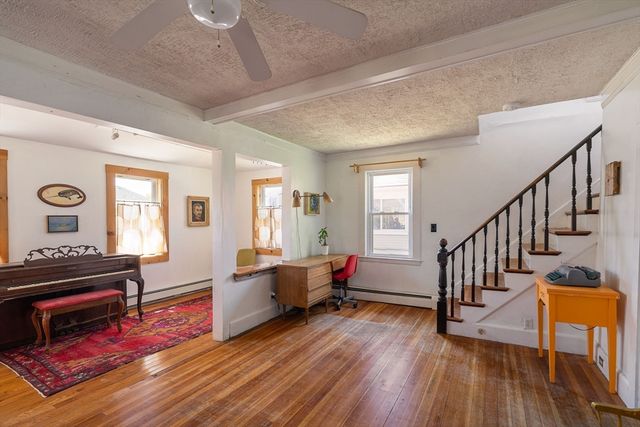 586 Nantasket Ave, Hull, MA 02045