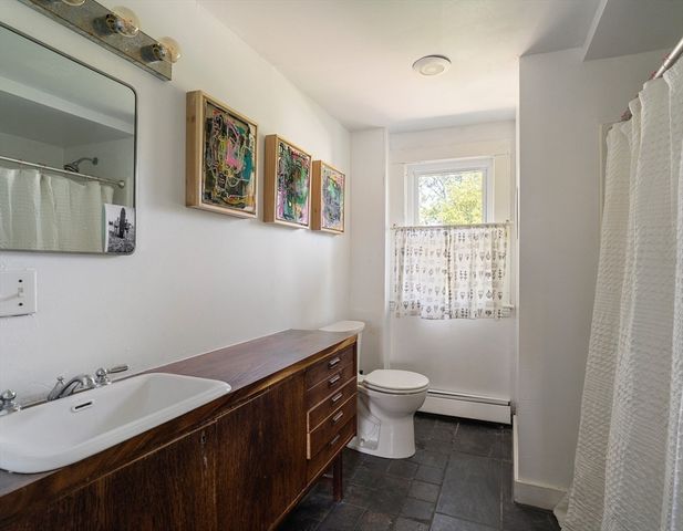 586 Nantasket Ave, Hull, MA 02045