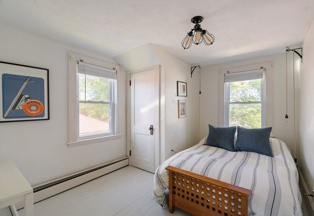 586 Nantasket Ave, Hull, MA 02045