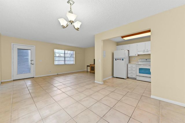 887 Normandy S, Delray Beach, FL 33484