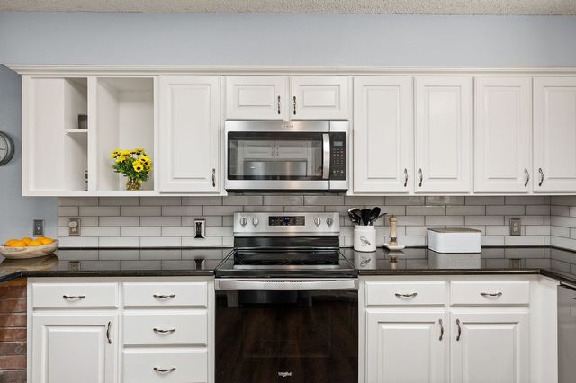 523 Canyon Trail Road, Weatherford, TX 76087