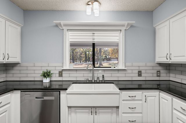 523 Canyon Trail Road, Weatherford, TX 76087