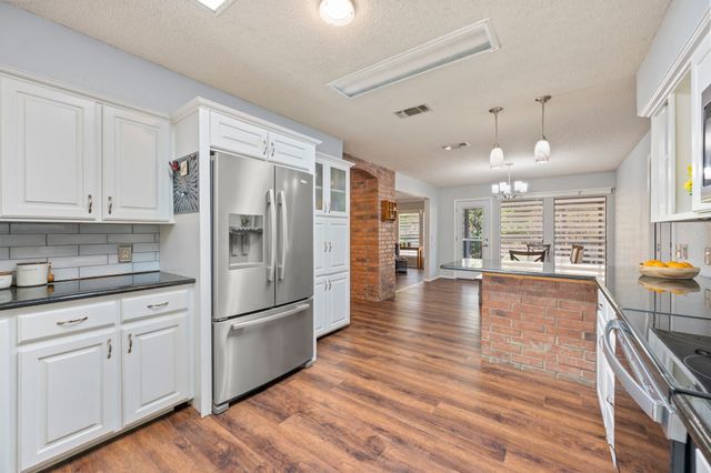 523 Canyon Trail Road, Weatherford, TX 76087