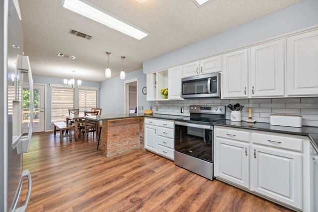 523 Canyon Trail Road, Weatherford, TX 76087