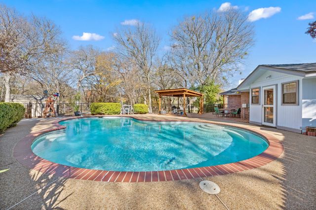 523 Canyon Trail Road, Weatherford, TX 76087