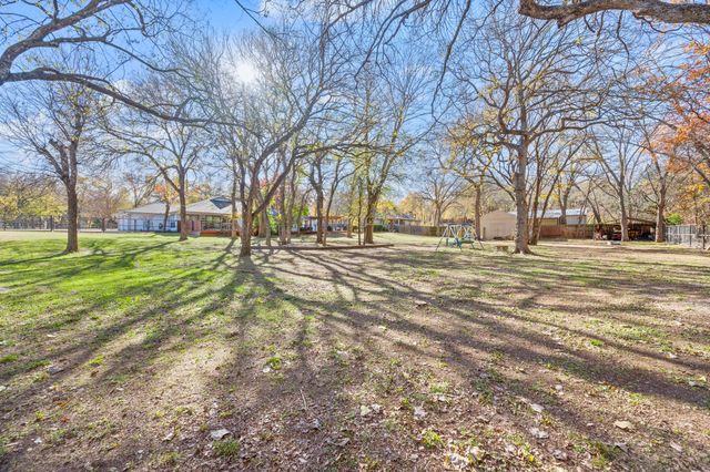523 Canyon Trail Road, Weatherford, TX 76087