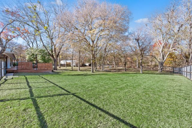 523 Canyon Trail Road, Weatherford, TX 76087