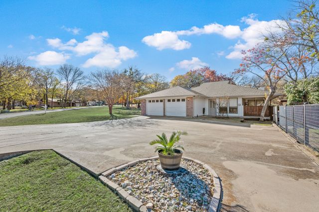 523 Canyon Trail Road, Weatherford, TX 76087