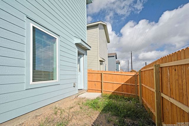 12127 Floral Blossom, Converse, TX 78109