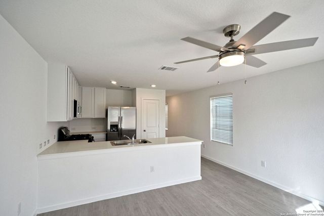 12127 Floral Blossom, Converse, TX 78109
