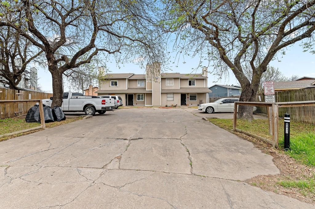 8412 Garcreek CIR D, Austin, TX 78724