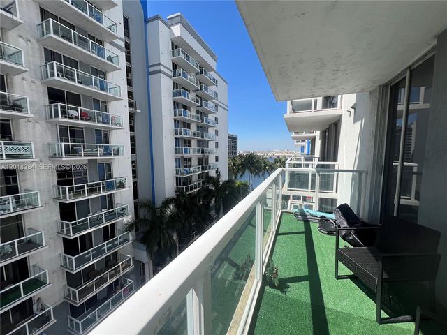 5085 NW 7th St 711, Miami, FL 33126