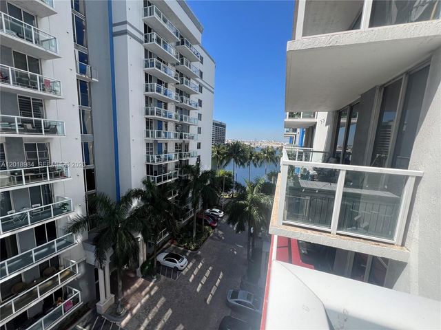 5085 NW 7th St 711, Miami, FL 33126