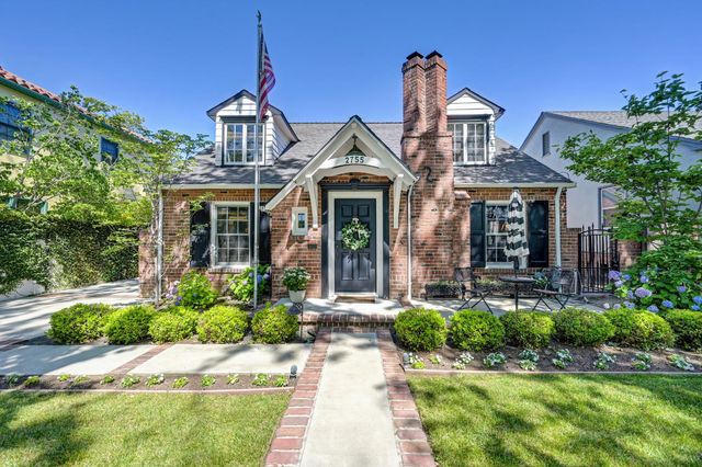 2755 25th St, Sacramento, CA 95818