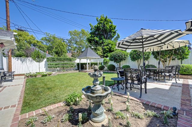 2755 25th St, Sacramento, CA 95818