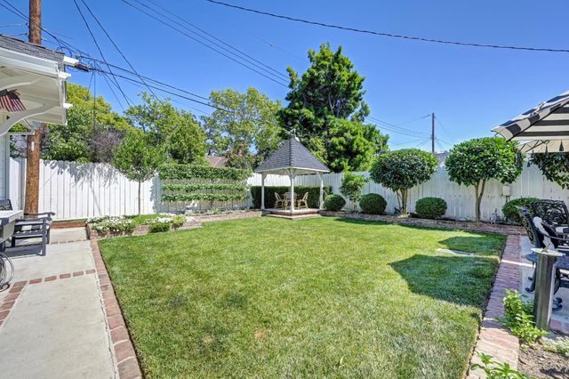 2755 25th St, Sacramento, CA 95818